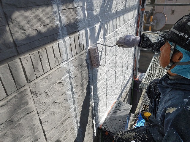 牛久市外壁塗装下塗り